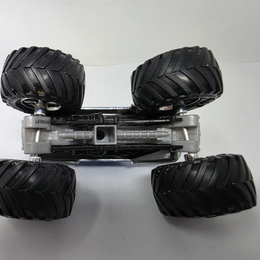 Hot Wheels Monster Jam Grave Digger Truck